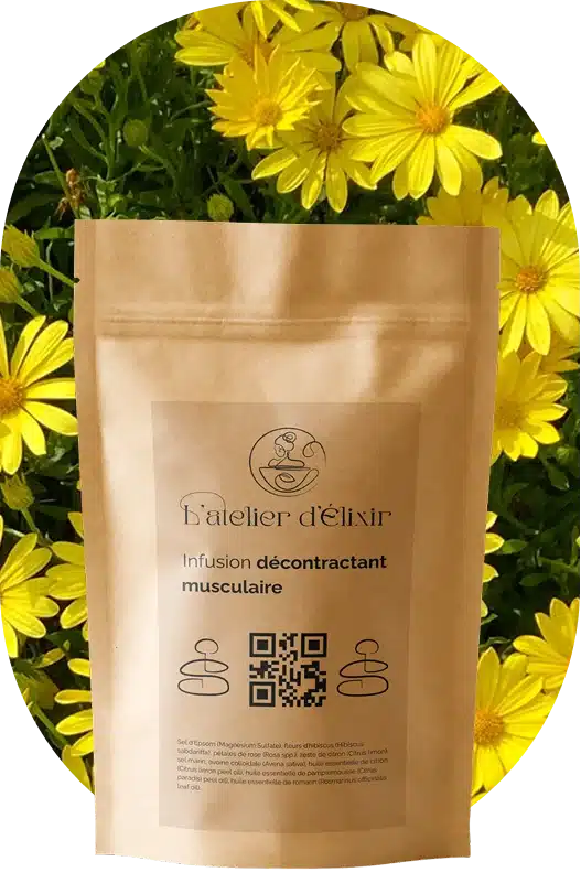 Sachet d'infusion pour le bain en kraft sur un champ de fleurs d'arnica