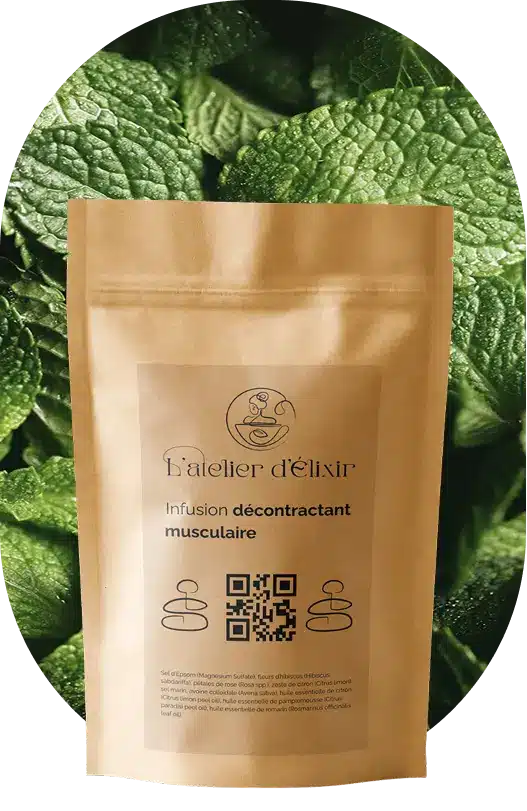Sachet d'infusion pour le bain en kraft sur un champ de fleurs d'arnica